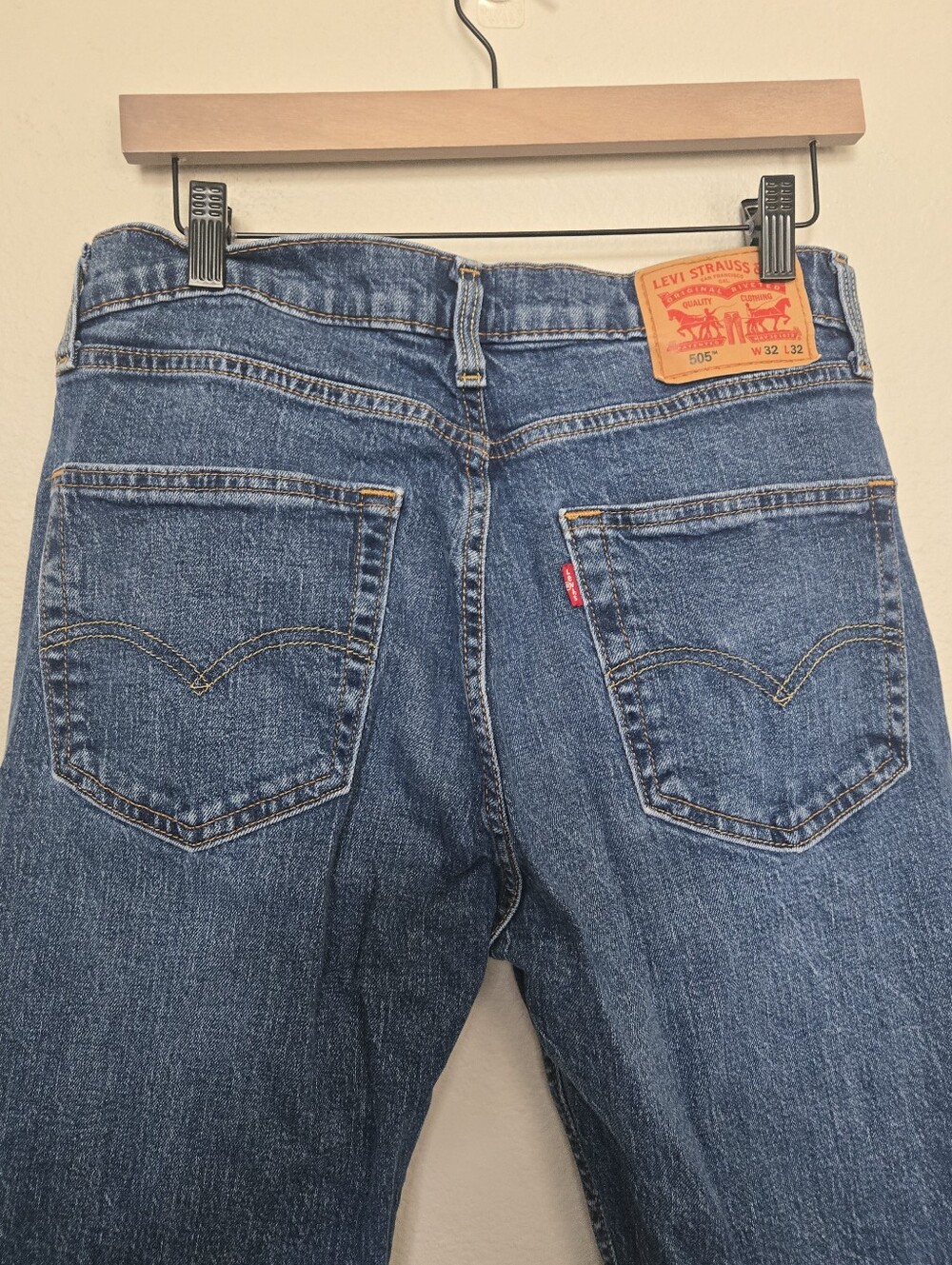 Levis 505 Medium Wash Jeans Size Waist 32 L32 - Picture 6 of 10
